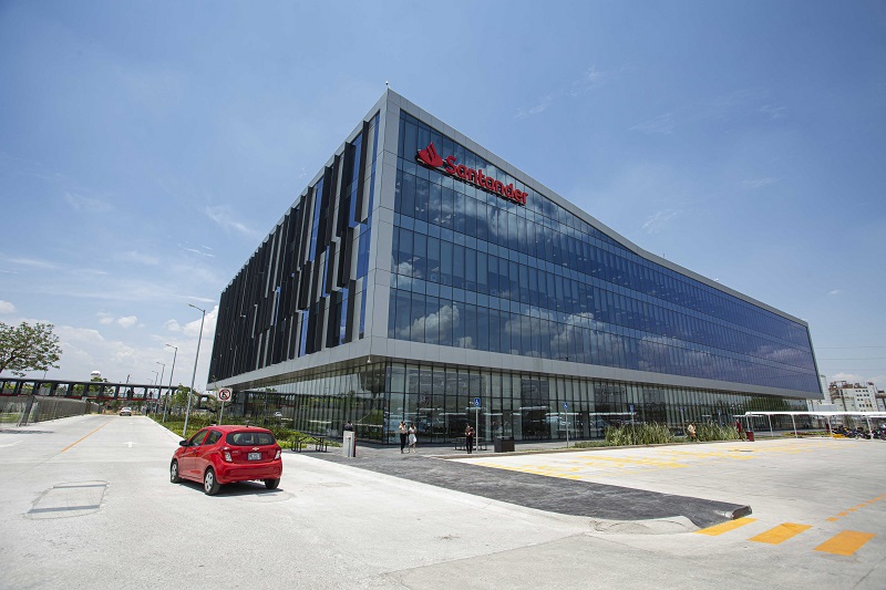 Santander, the largest employer in Querétaro, inaugurates corporate