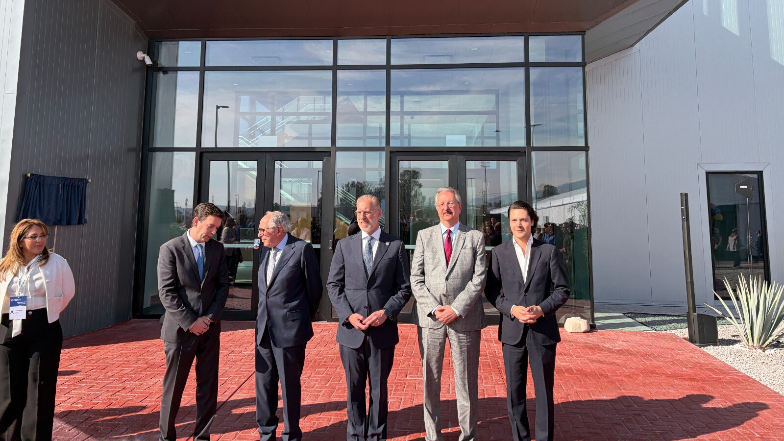 Abbott opens $200M electrophysiology plant in Querétaro, strengthening Mexico’s medical device manufacturing